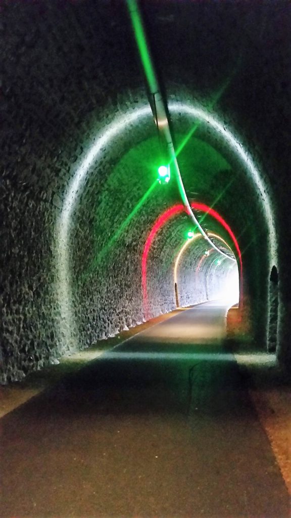 Au coeur du tunnel de la voie verte