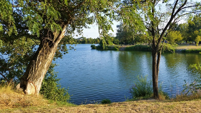 Le lac de Montélimar, un lieu de détente paisible