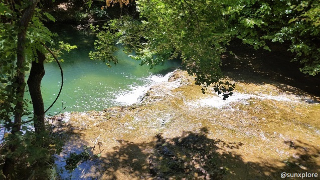 La Bresque, une rivière qui prend sa source à proximité de la cascade de sillans dans le Var