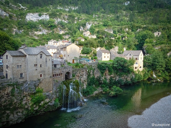 Découvrez Saint-Chély-Du-Tarn un hameau pittoresque et son extraordinaire cascade