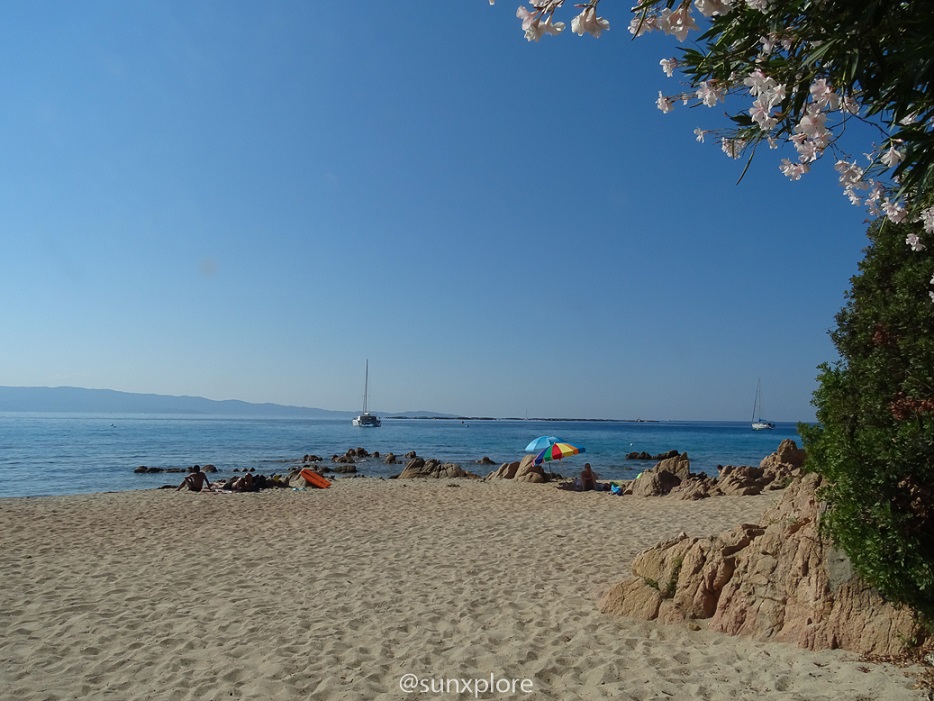 La plage du Moorea à Ajaccio fait partie du top des plus belles plages de corse