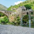 Un des meilleurs coins de baignade des gorges du Tarn, juste devant la cascade de Saint-Chély-Du-Tarn